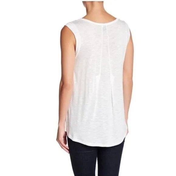 Bobeau Scoop Neck Tank - Picture 2 of 6